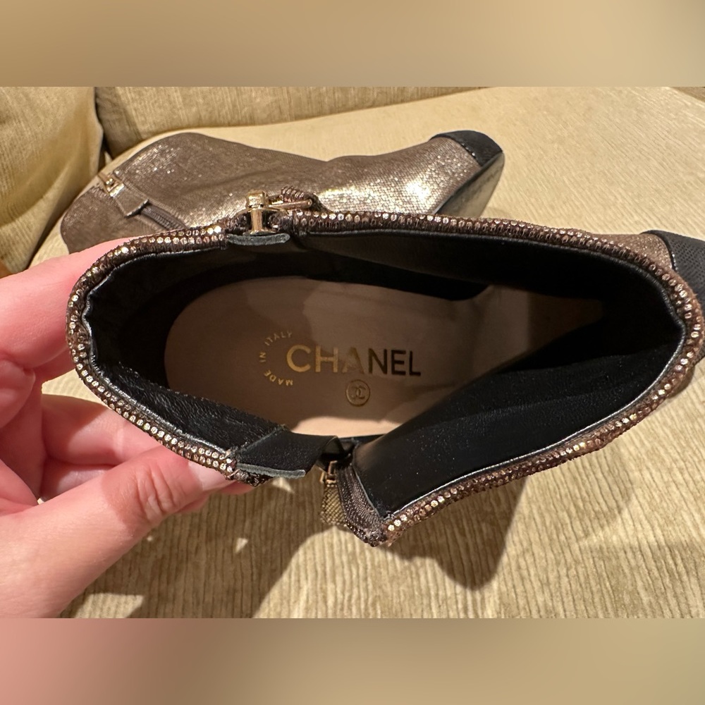 CHANEL ankle boot in gold metallic diamond CC heel  sz 39.5 - Picture 2 of 6